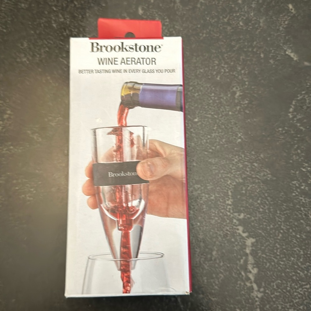 NWT wine aerator